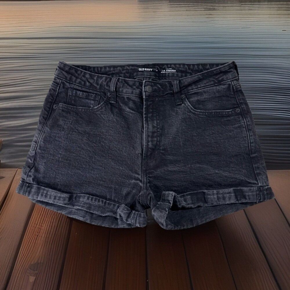 Old Navy High Rise OG Straight Shorts 14 (W33 Inseam 2.5) Black Cuffed Womens